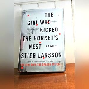 The Girl Who Kicked the Hornet's Nest Book